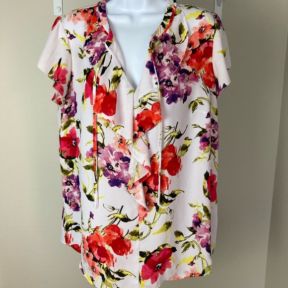 Liz Claiborne Tops - Liz Claiborne Floral Top